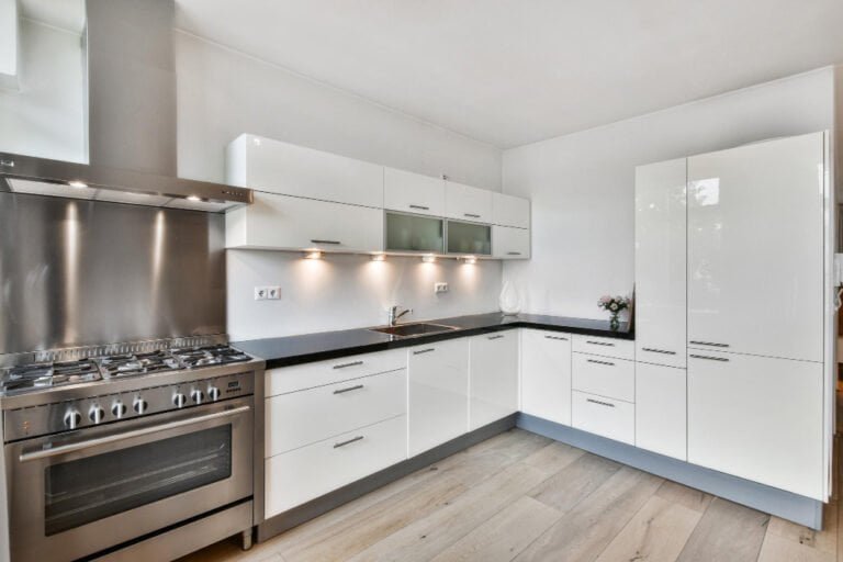 Kitchen Shelves & Cupboards